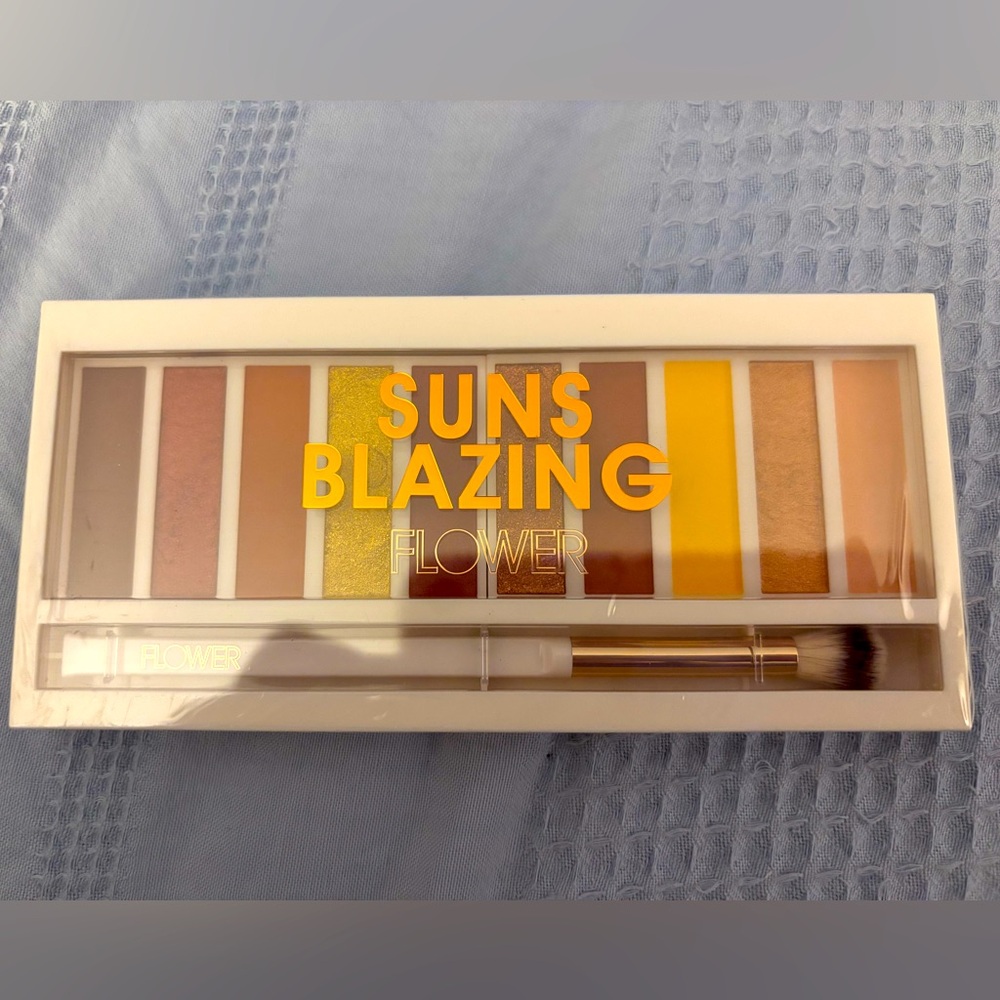 Flower by Drew Barrymore Suns Blazing eye shadow palette.